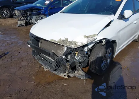 2018 Hyundai Elantra Value Edition z USA, uszkodzony, nr VIN 5NPD84LF2JH317946